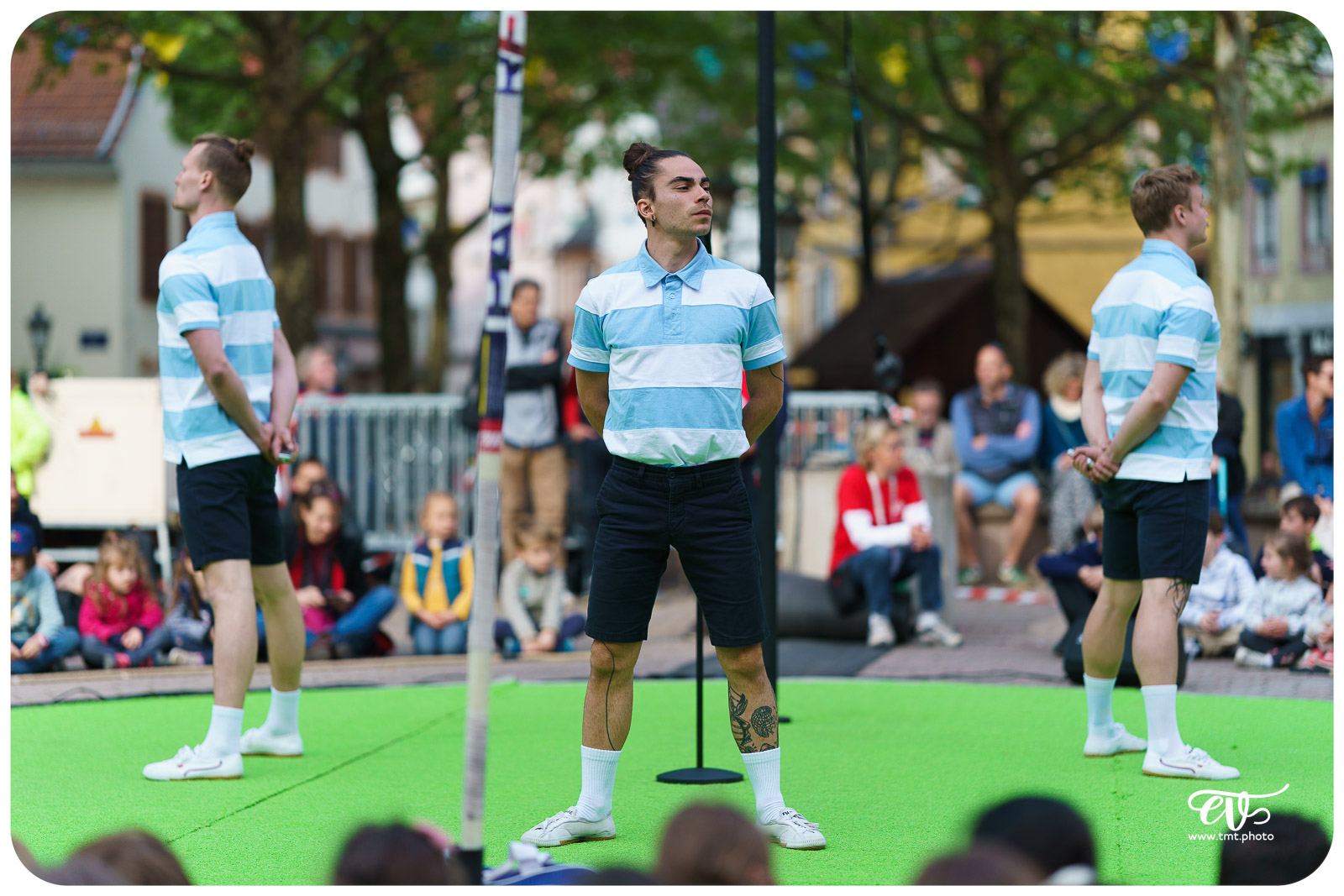 LEAGUE AND LEGEND (15FEET6)